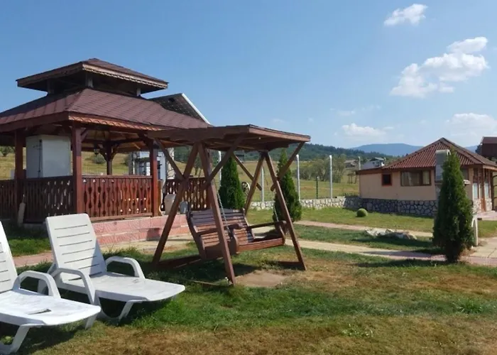 招待所 Къщи За Гости *