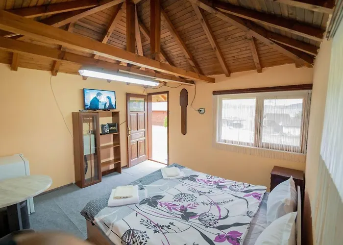 招待所 Къщи За Гости 巴塔克